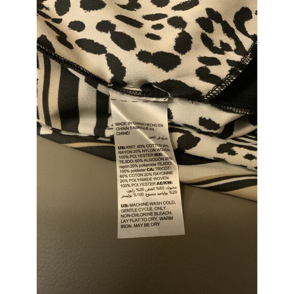 Chicos Women’s 4 US 2XL Unique Knit Cardigan w/Pockets Animal Print Back - Picture 7 of 11